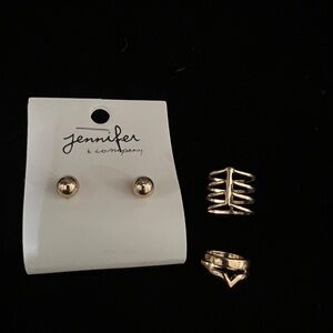 Stud earrings & top knuckle rings